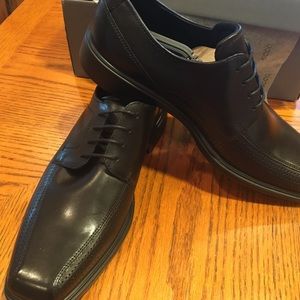 BNIB ECCO JOHANNESBURG PERFORATED Sz. 44  10-101/2